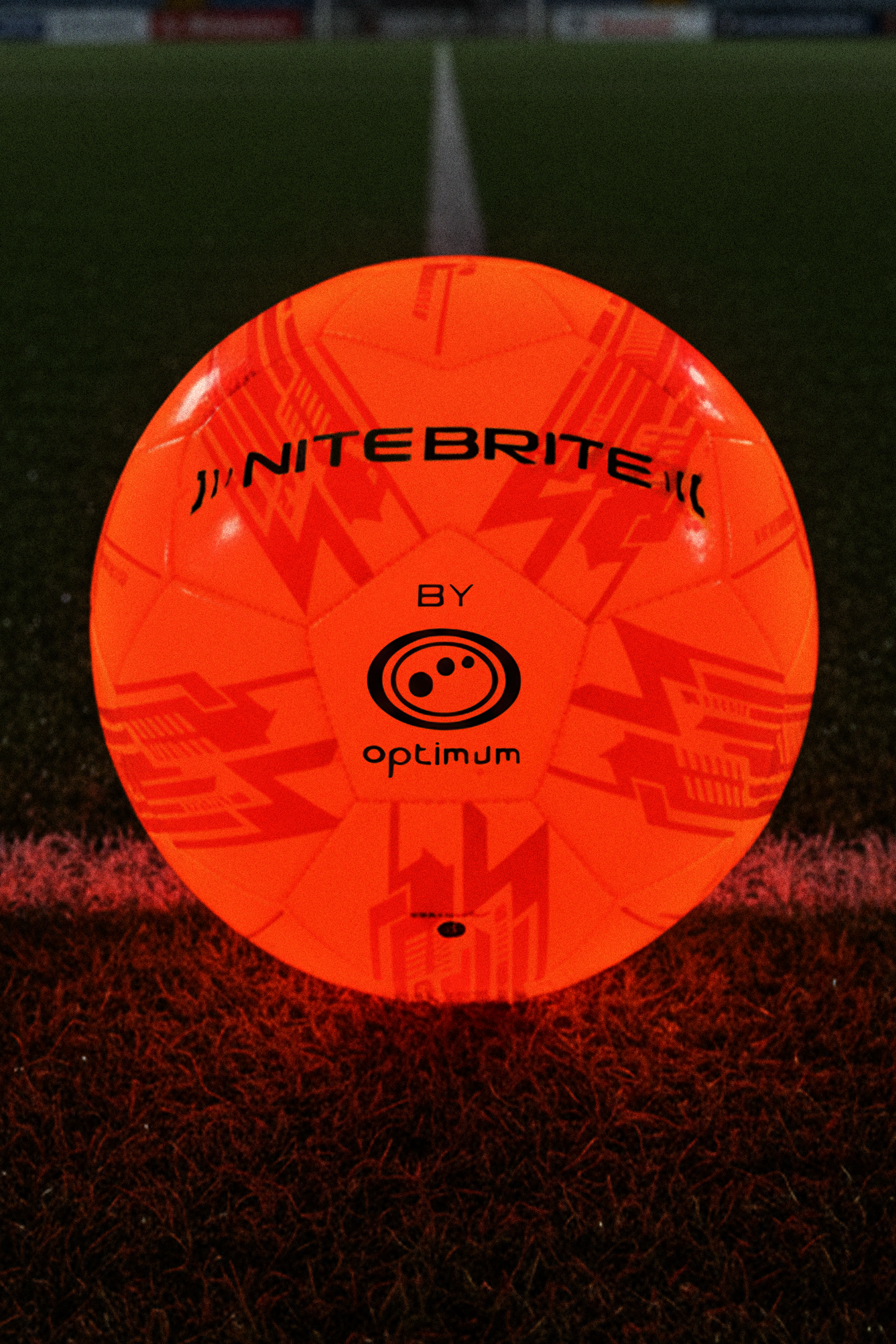 Optimum LED Light-Up Football Ball Size 5 – Glow in The Dark Soccer | Motion Activated with Auto-Off | Durable Water-Resistant Night Play | Pump & Spare Batteries Included | UK Brand - Optimum