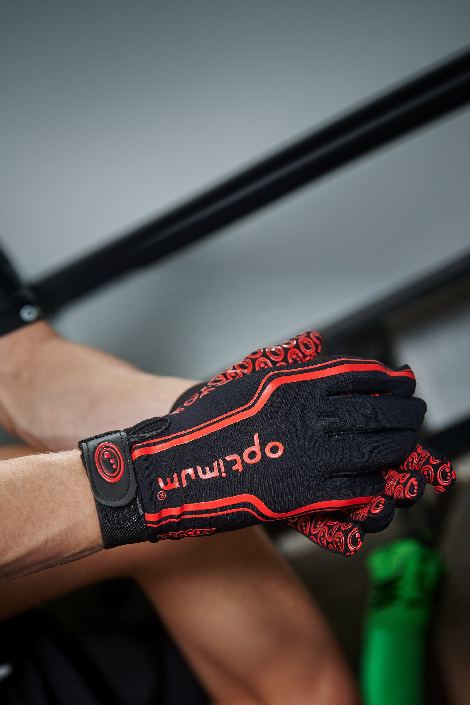 Thermal Velocity Gloves – Insulated, Grip Palm, Stretch - Optimum